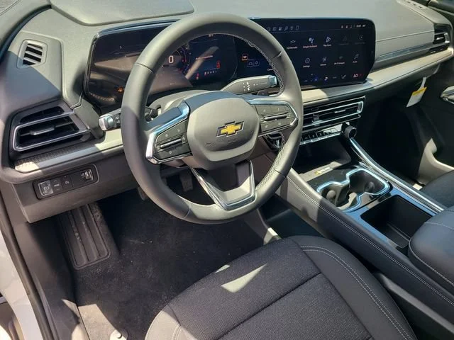 New 2026 Summit White Chevrolet LT image 18