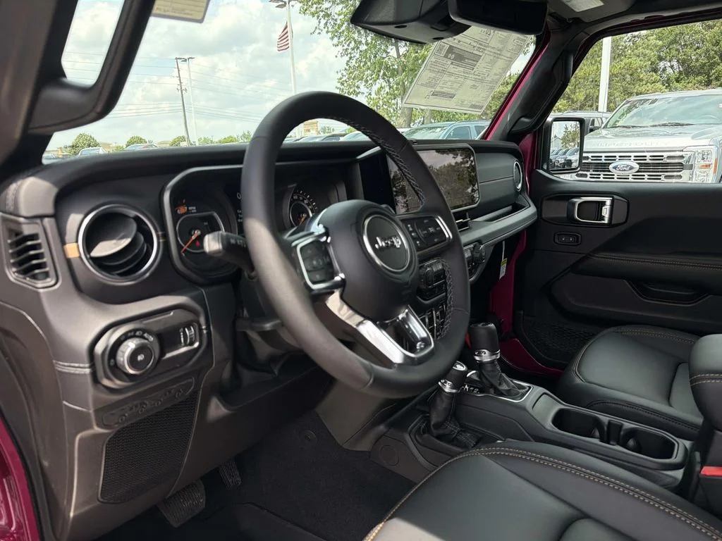New 2026 Tuscadero Pearl-Coat Exterior Paint Jeep Sahara image 19
