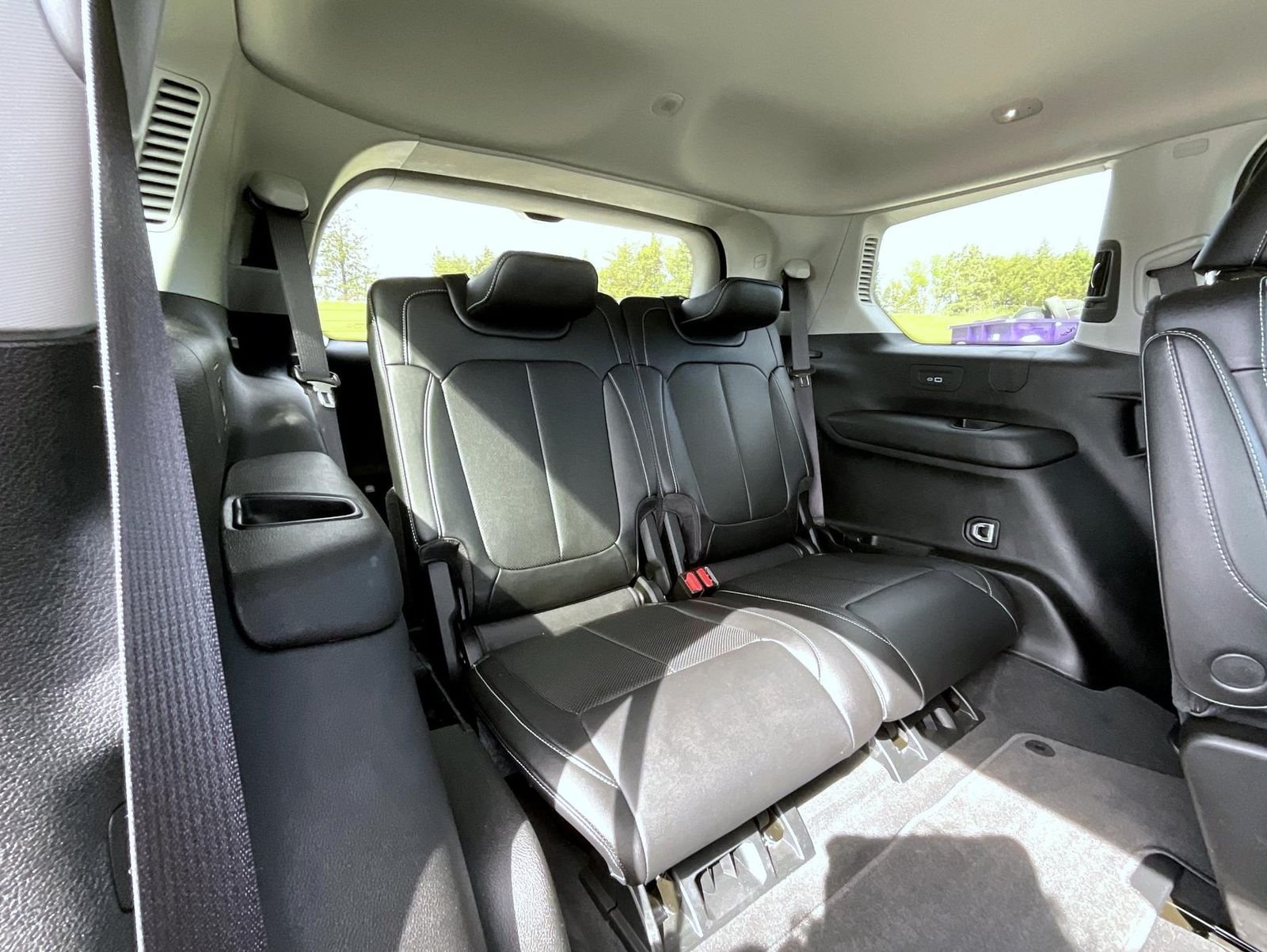 Used 2023 Black Jeep Limited image 21