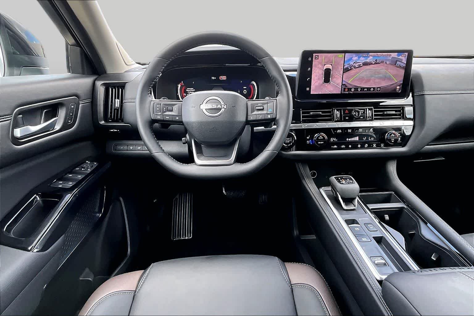 Used 2026 Everest White Pearl Tricoat/Super Black Nissan Platinum image 6