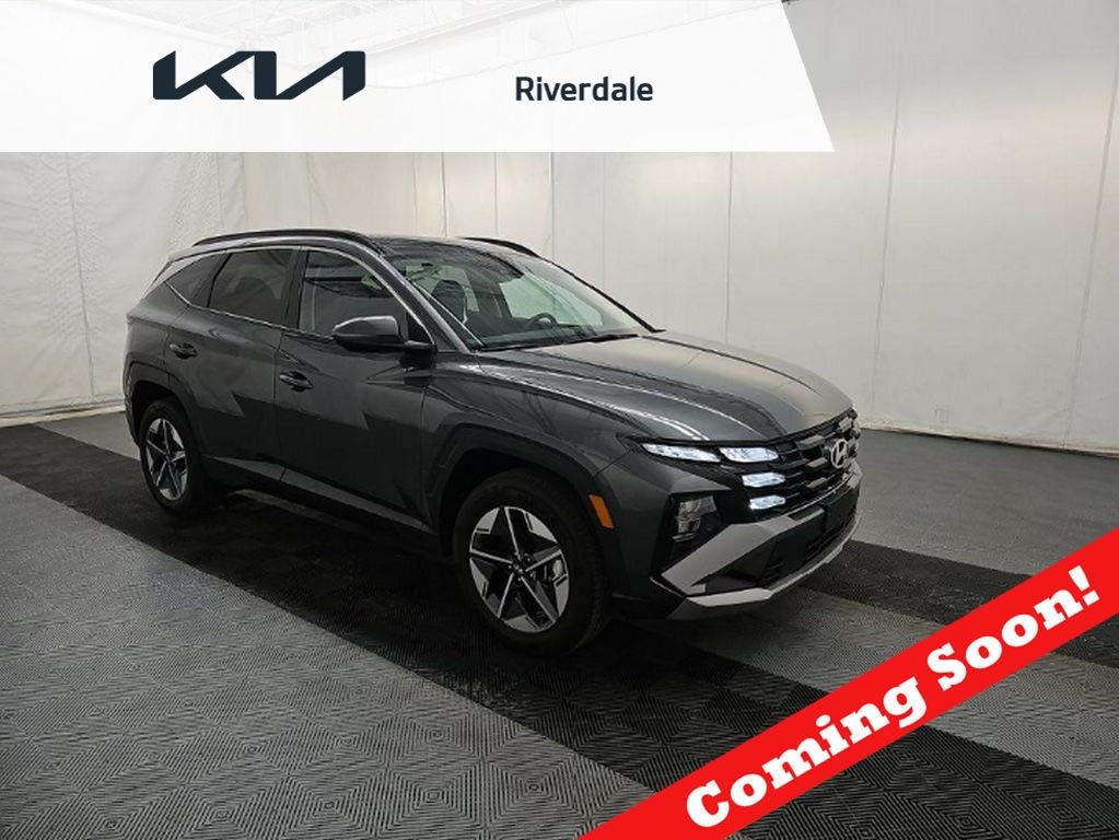 Used 2025 Gray Hyundai SEL Convenience image 1