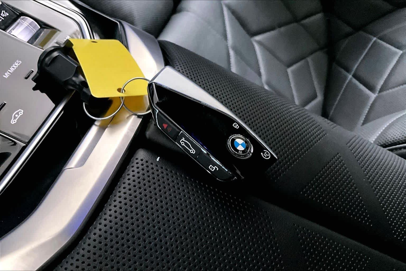 Used 2023 Black Sapphire Metallic BMW 760i xDrive image 15