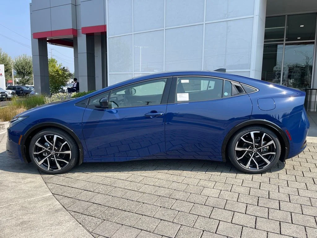 New 2026 Reservoir Blue Toyota XSE image 2