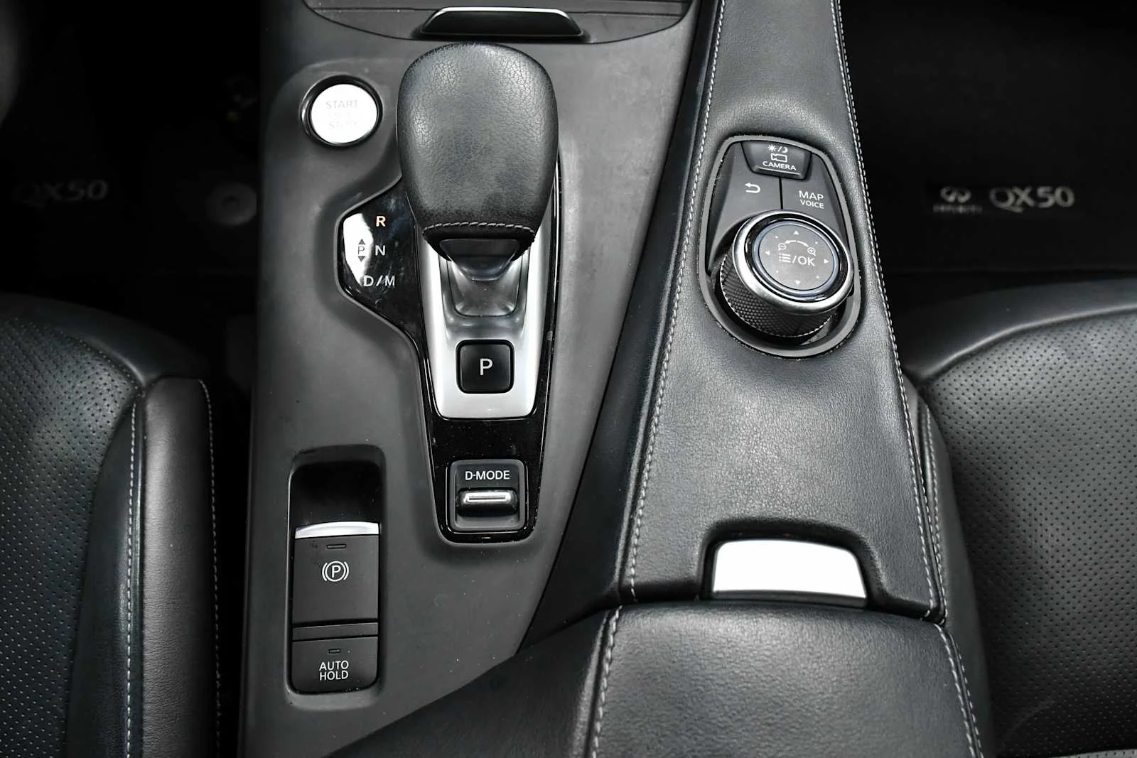 Used 2019 Black Obsidian INFINITI ESSENTIAL image 20