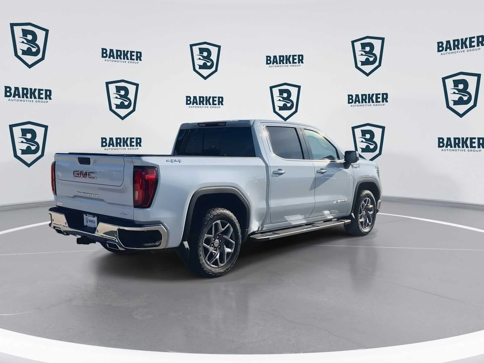 2026 GMC Sierra 1500 SLT - Photo 8