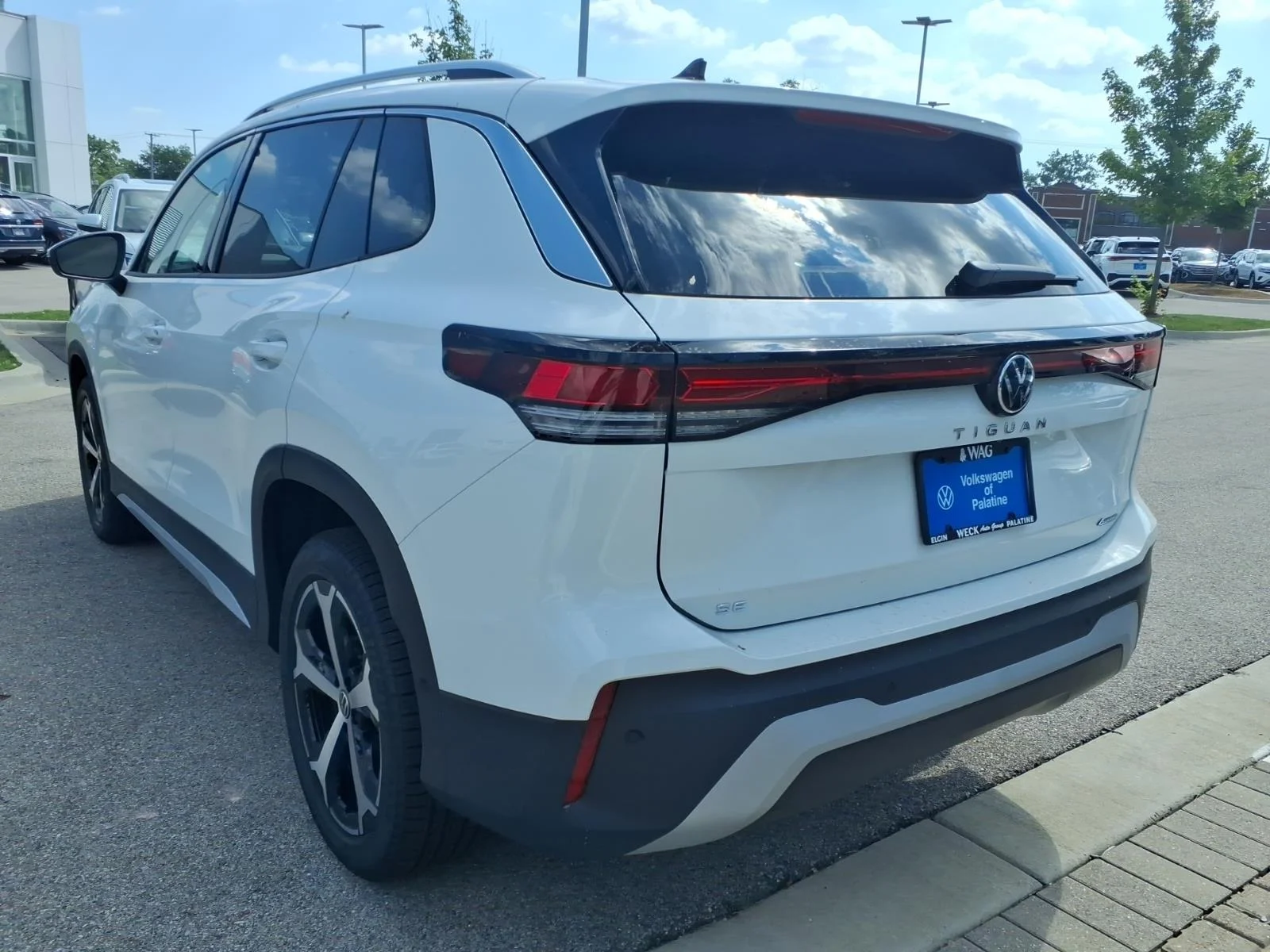 New 2026 Pure White Volkswagen SE 4MOTION image 3