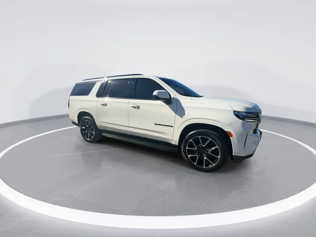 Used 2022 White Chevrolet RST image 2