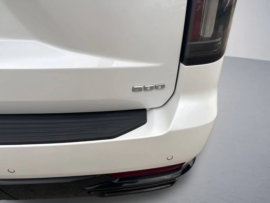 Used 2023 Crystal White Tricoat Cadillac Sport Platinum image 42