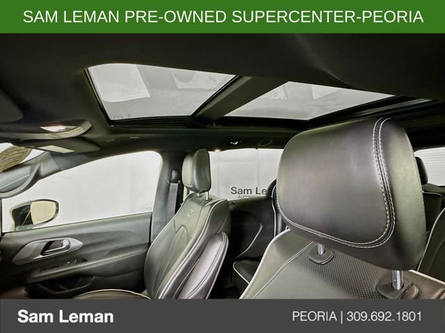 Used 2025 White Chrysler Limited image 21