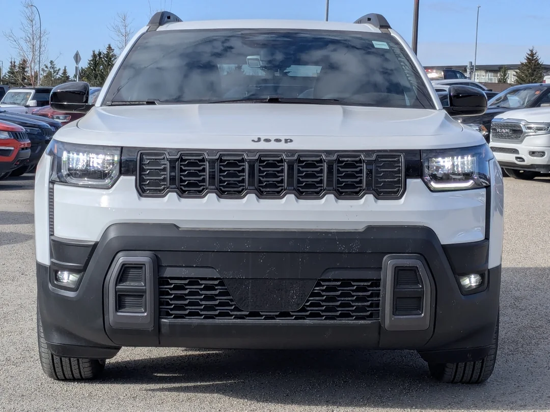New 2026 White Jeep Laredo - - 4x4 - 1.6L Turbo Hybrid - 12.3 Uconnect 5 Display - Selec-Terrain & More! image 3