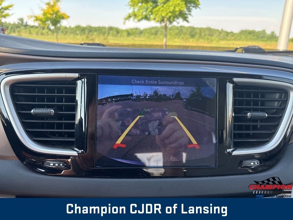 Used 2017 Gray Chrysler Touring image 27