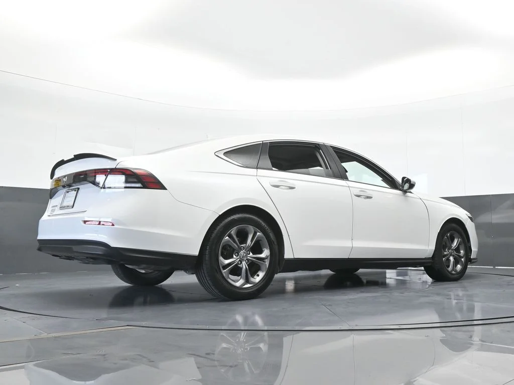 Used 2024 White Honda EX image 58