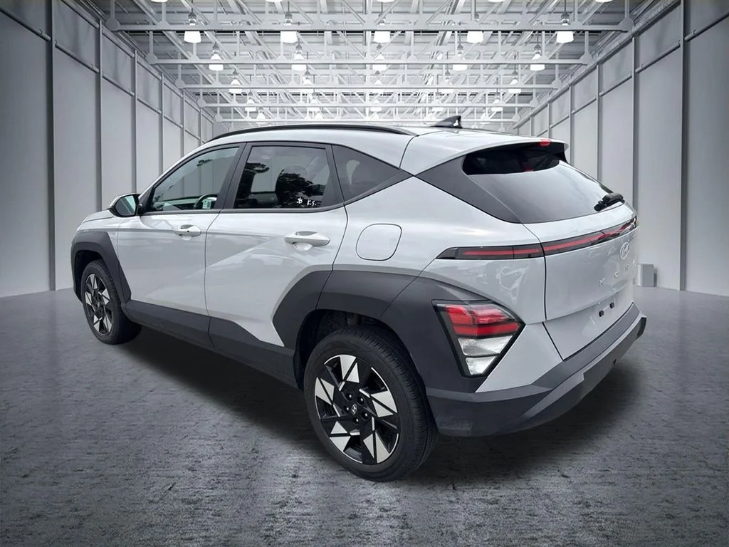 Used 2025 Gray Hyundai SEL image 3