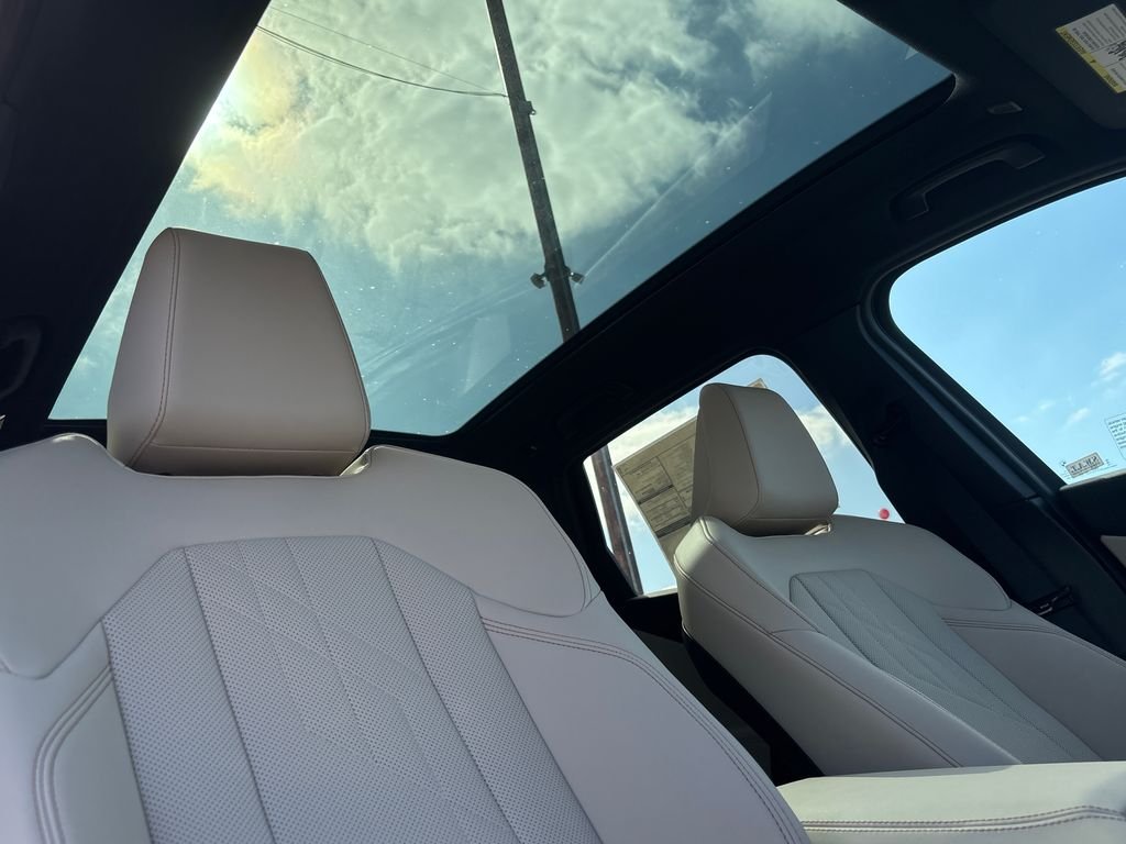 New 2026 Mineral White Metallic BMW 30 xDrive image 14