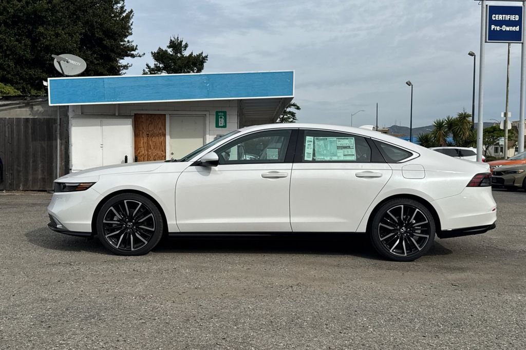 New 2026 Platinum White Pearl Honda Touring image 7