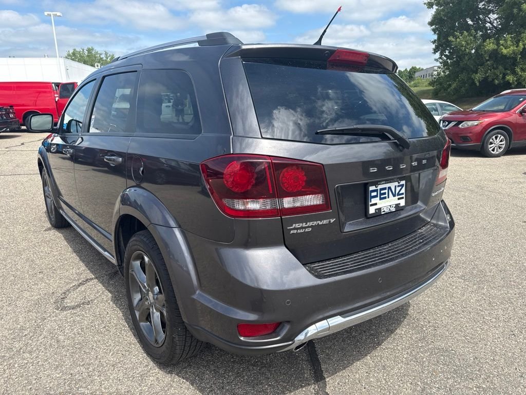 Used 2014 Gray Dodge Crossroad image 5