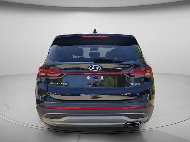 Used 2023 Black Hyundai SE image 5