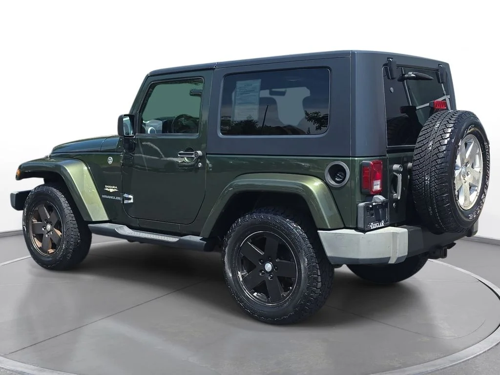 Used 2008 Green Jeep Sahara image 7
