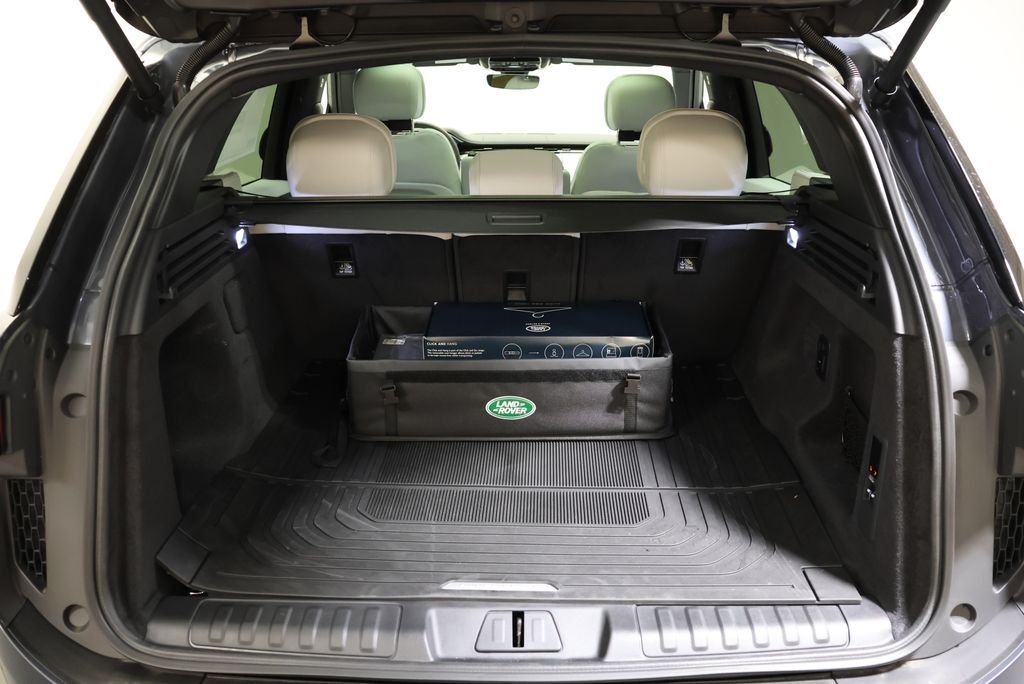New 2026 Varesine Blue Land Rover SE image 47