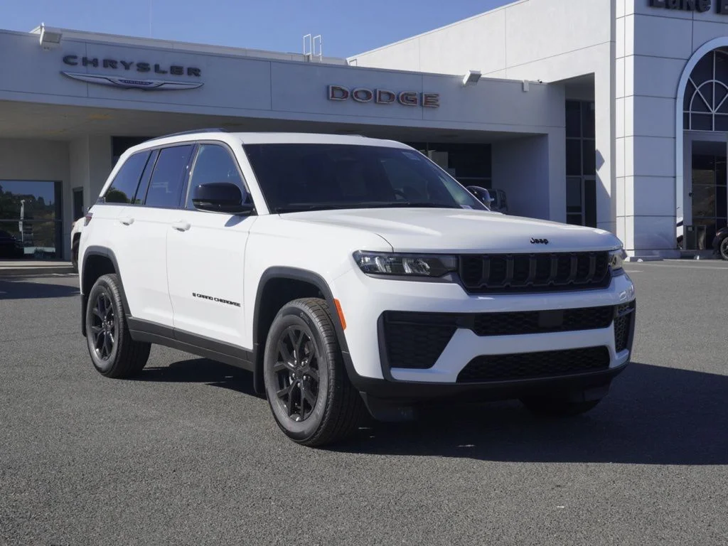 New 2026 Bright White Clearcoat Jeep Altitude image 1