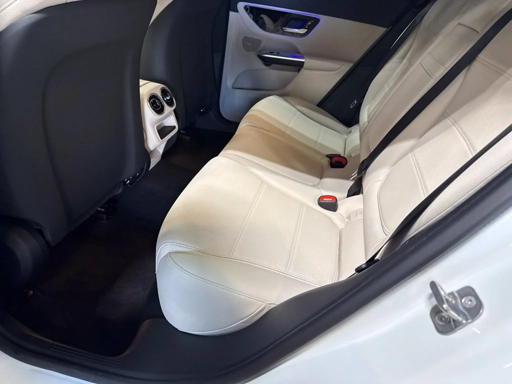 New 2027 Polar White Mercedes-Benz GLC 300 image 17