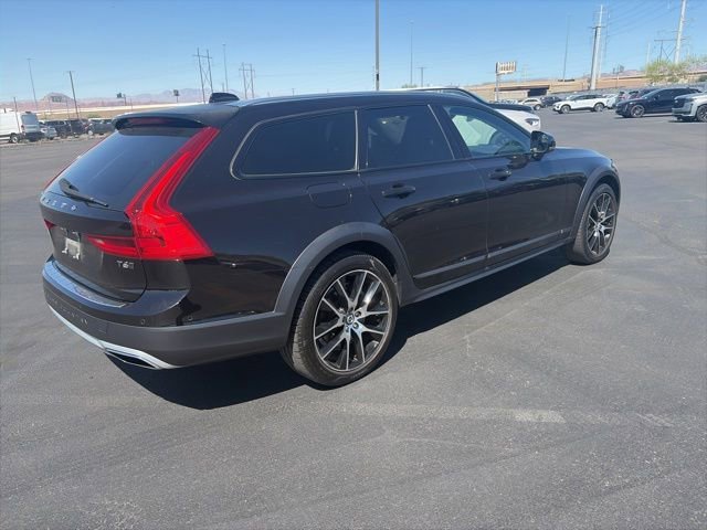 Used 2018  Volvo T6INSCRIPT image 4