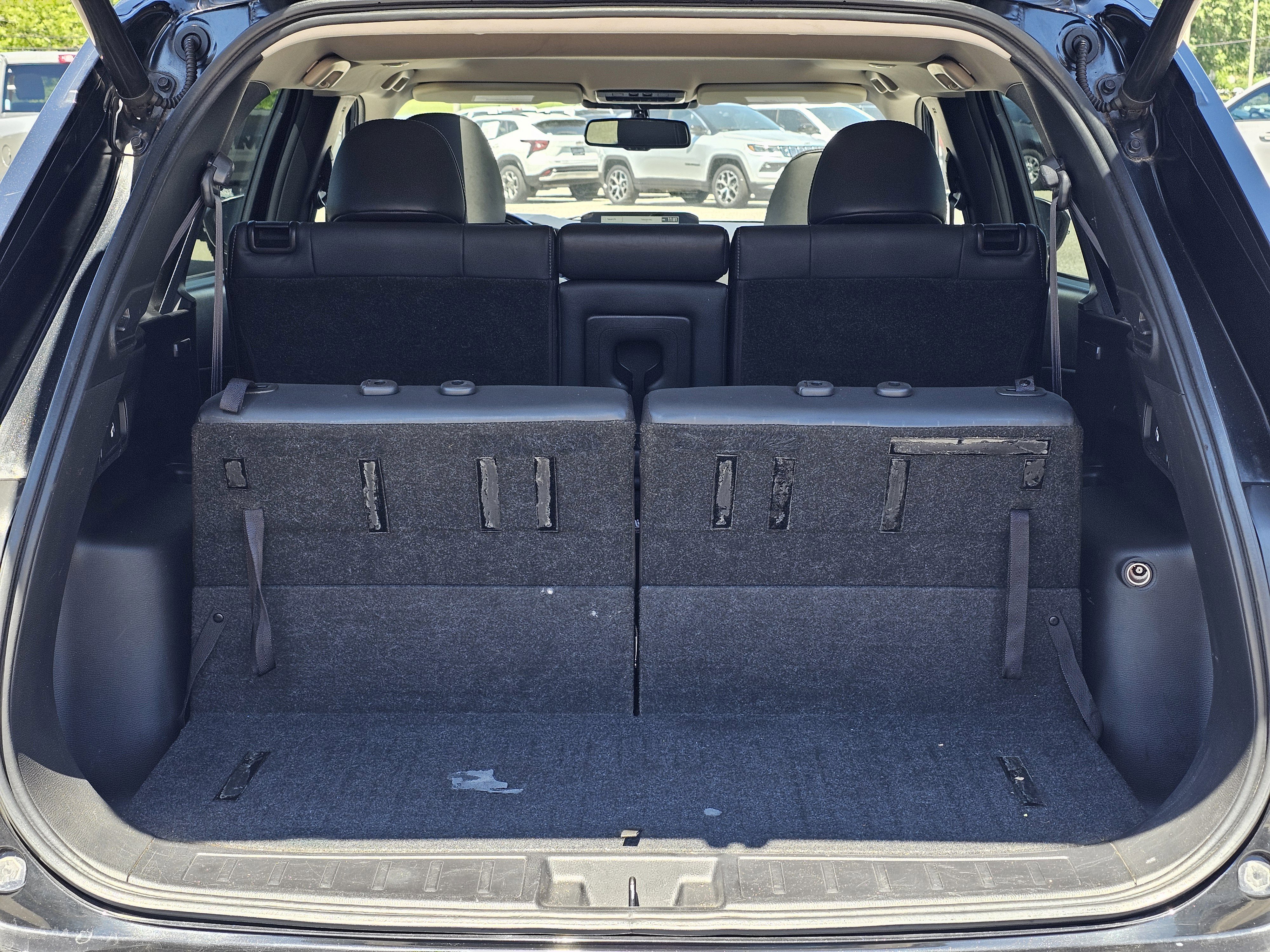 Used 2022 Black Diamond Mitsubishi SE Launch Edition image 11