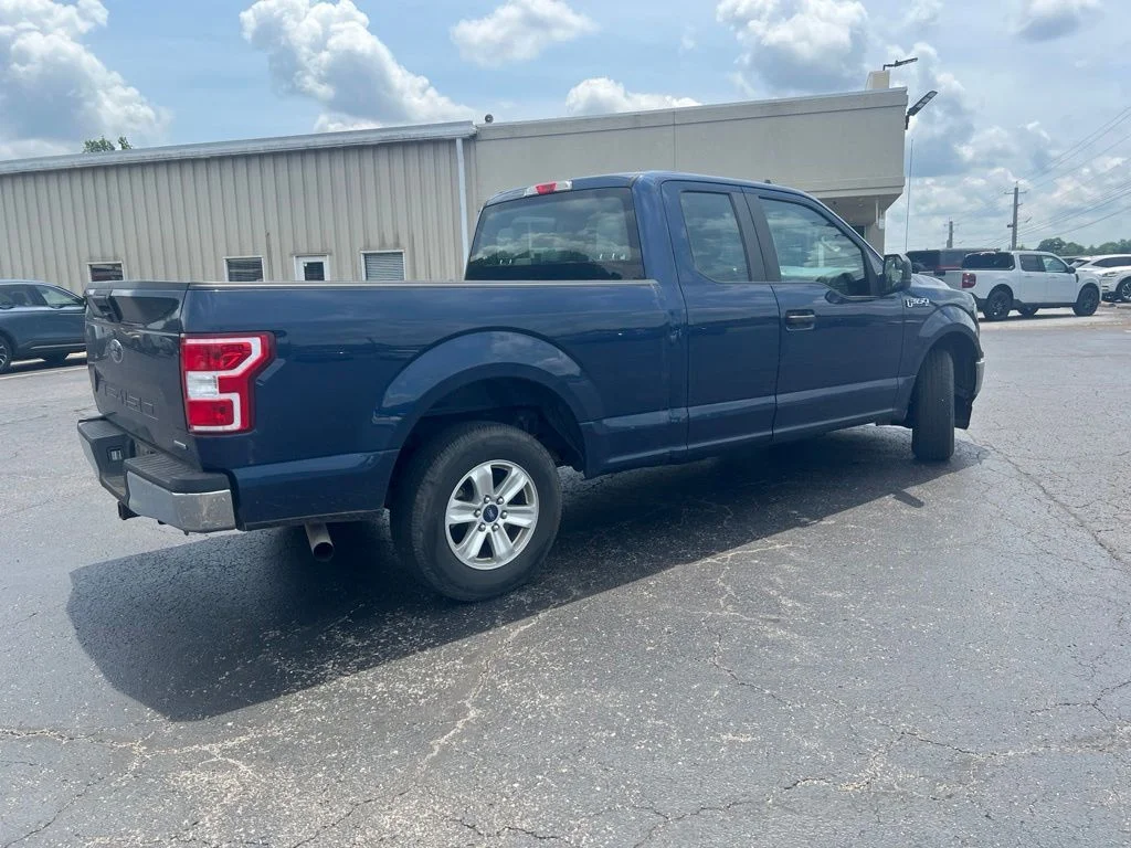 Used 2020 Blue Ford XL image 3
