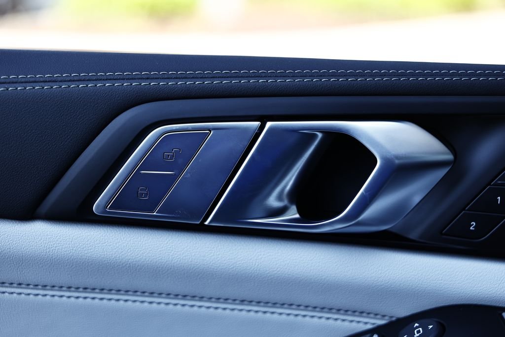 New 2027 Skyscraper Grey Metallic BMW xDrive40i image 16