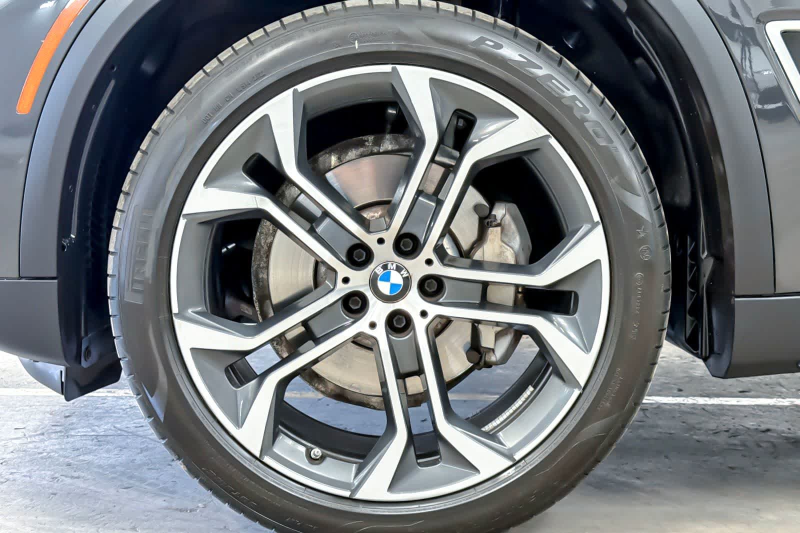 Used 2023 Dark Graphite Metallic BMW xDrive40i image 27