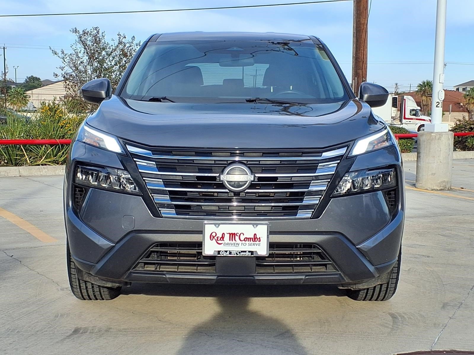 Used 2025 Gun Metallic Nissan SV image 2