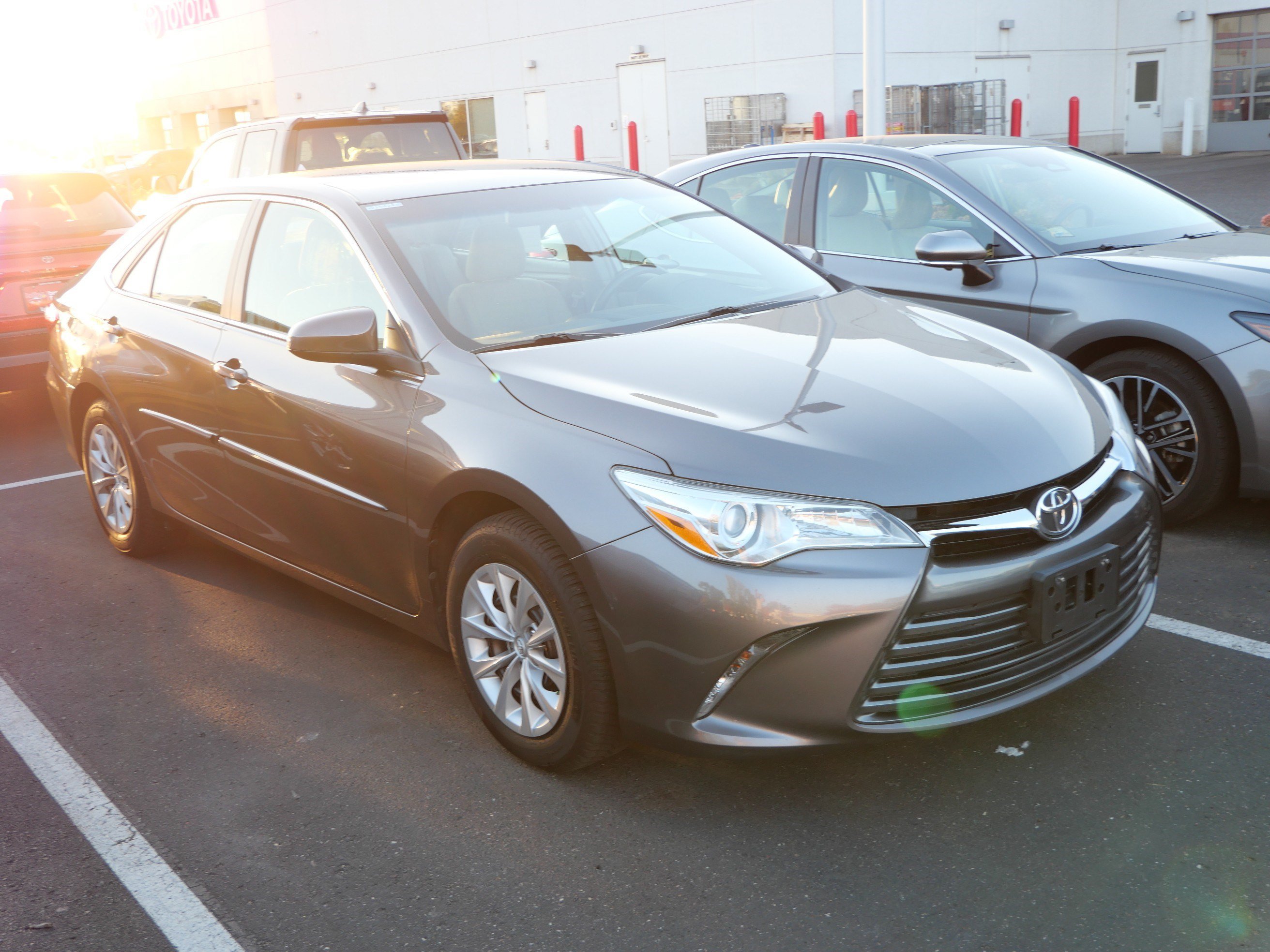 Used 2015 Predawn Gray Mica Toyota LE image 2