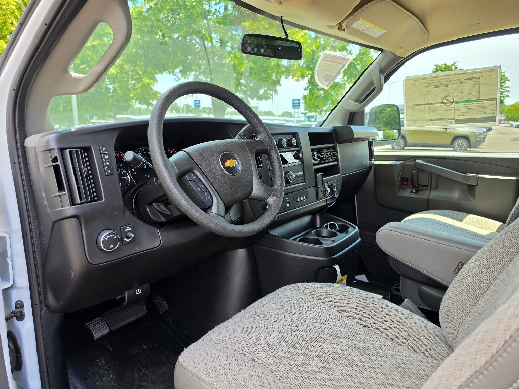 New 2026 Summit White Chevrolet Work Van image 13
