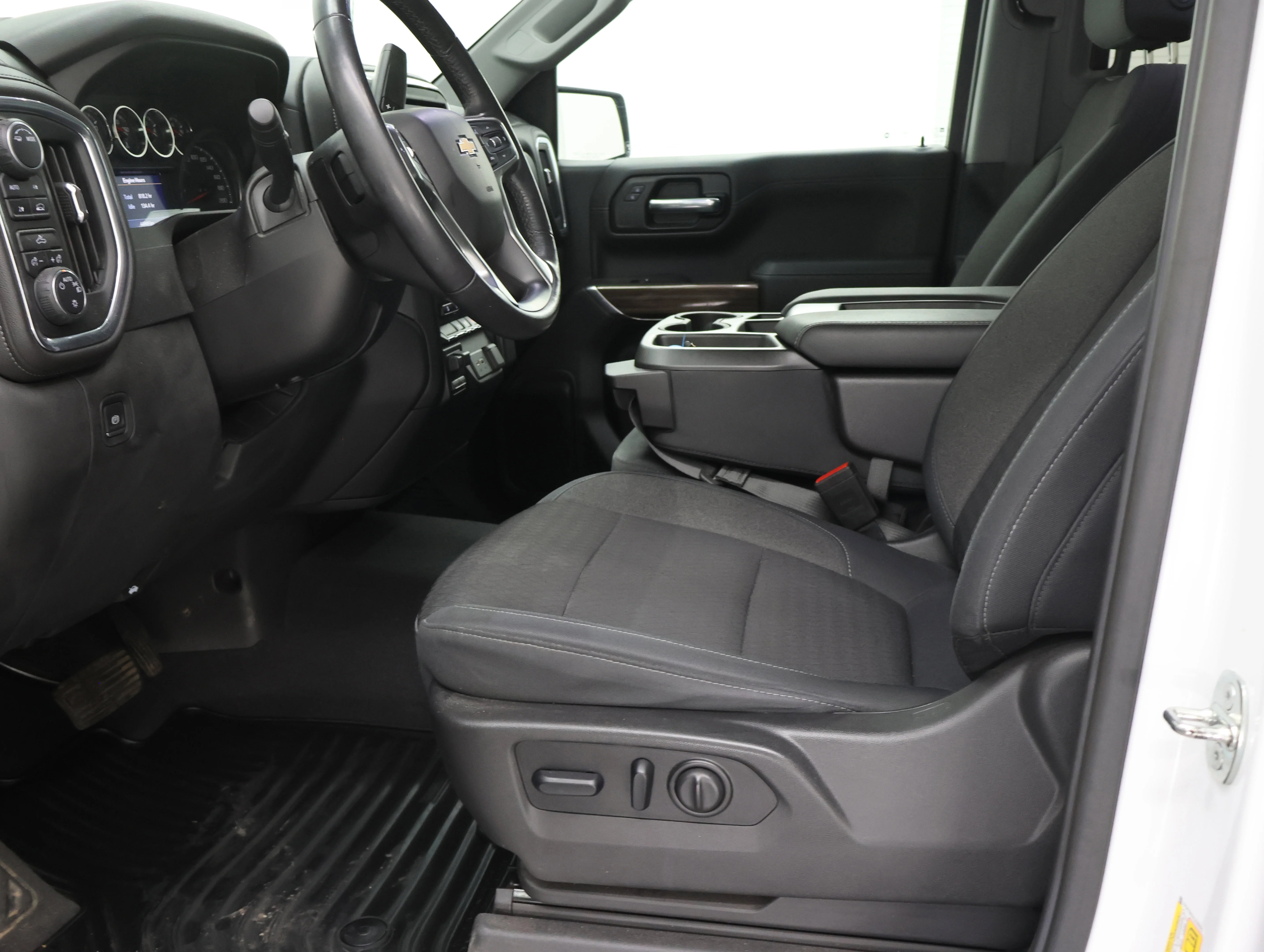 Used 2020 Summit White Chevrolet LT image 8