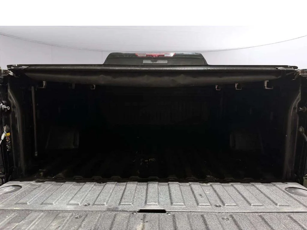 Used 2023 Onyx Black GMC AT4 image 35