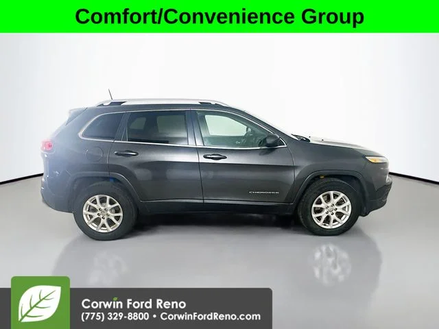 Used 2016 Granite Crystal Clearcoat Metallic Jeep Latitude image 8