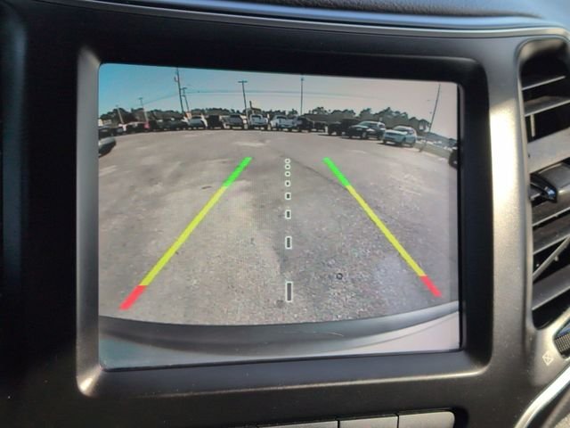 Used 2021 Light Brownstone Pearlcoat Jeep Latitude Lux image 25