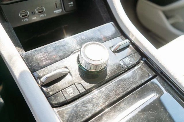 Used 2022 Black Jeep Overland image 35