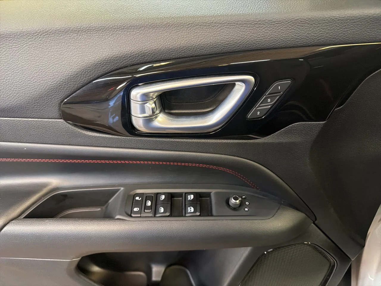 Used 2025 Silver Jeep Trailhawk image 30