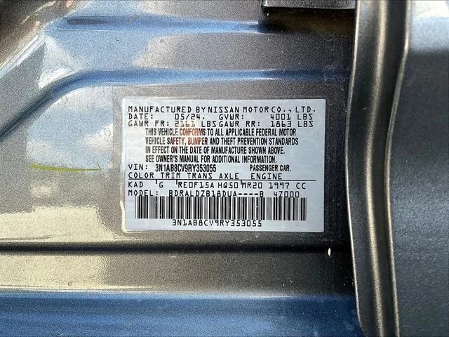 Used 2024 Gray Nissan SV image 9