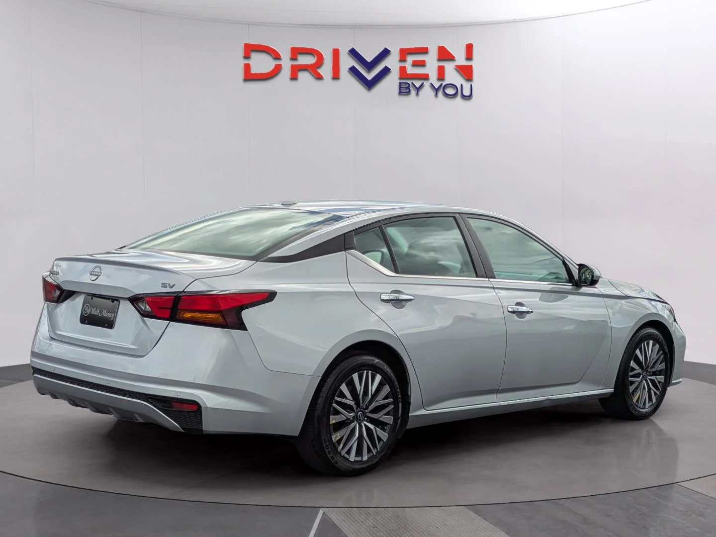 Used 2023 Brilliant Silver Metallic Nissan 2.5 SV image 5