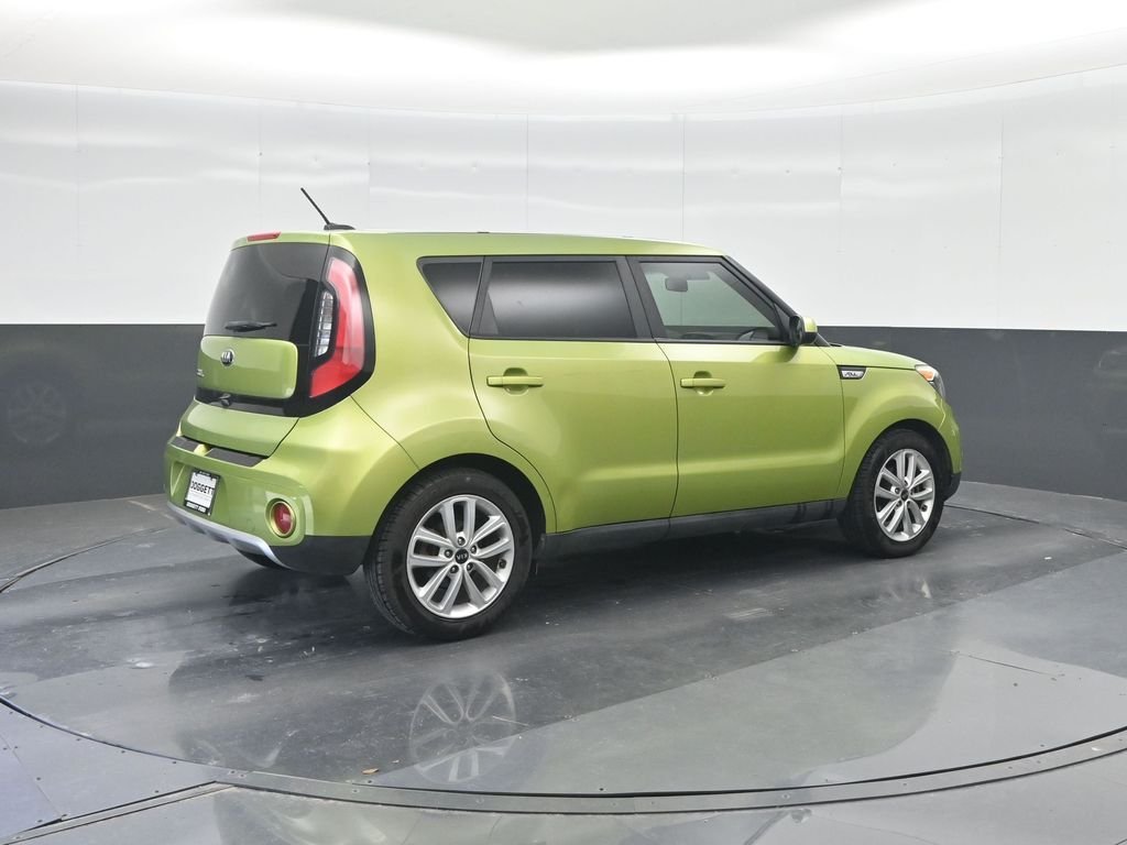 Used 2018 Green Kia Plus image 15