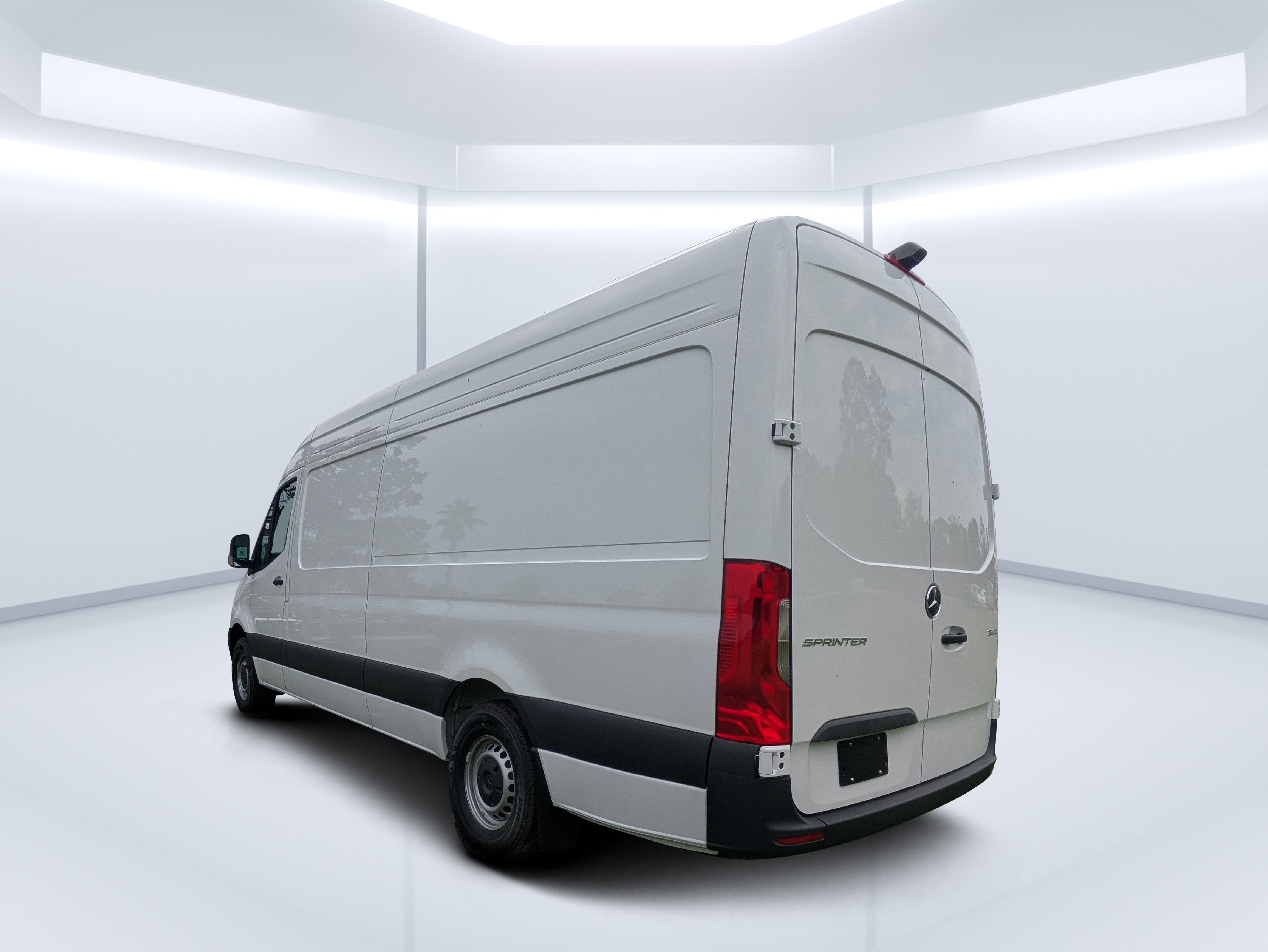 New 2026 Arctic White Mercedes-Benz Cargo 170 WB image 28