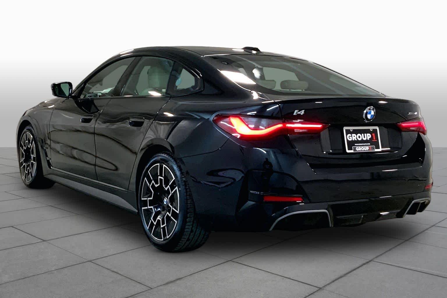 New 2026 Black Sapphire Metallic BMW xDrive40 image 12