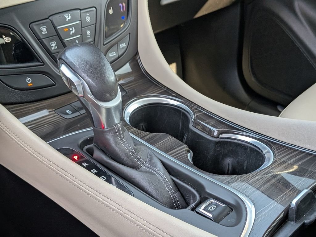 Used 2020 Black Buick Essence image 20
