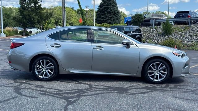 Used 2017 Atomic Silver Lexus 300h image 7