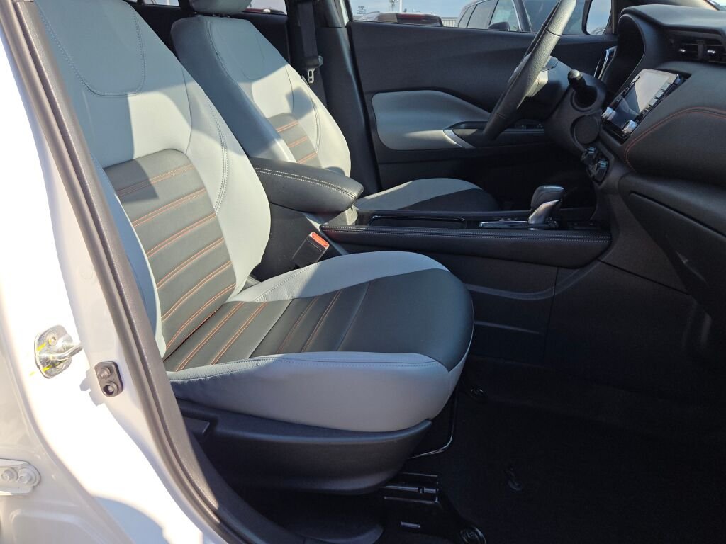 Used 2024 White Nissan SR image 4