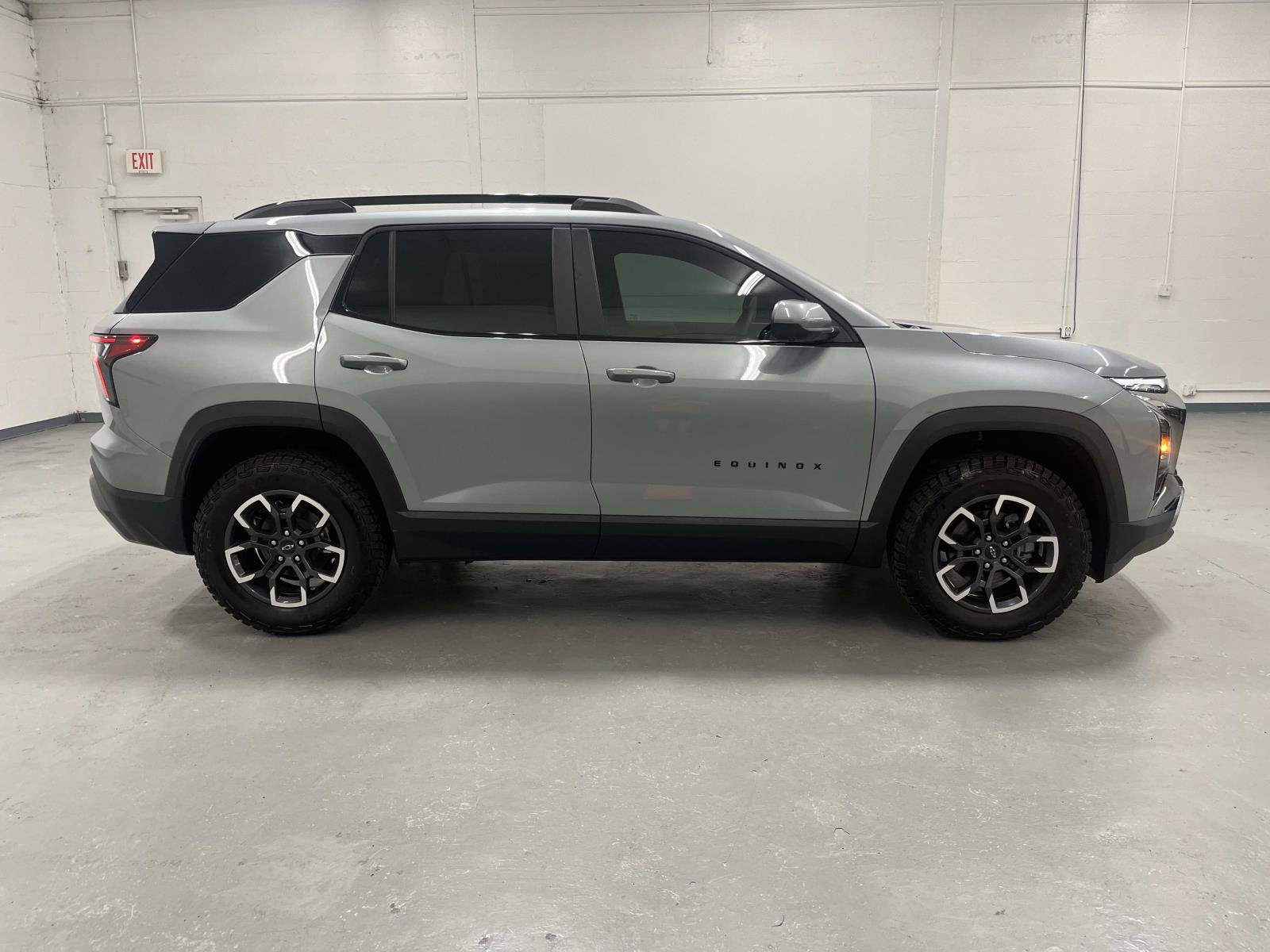 2027 Chevrolet Equinox ACTIV - Photo 2
