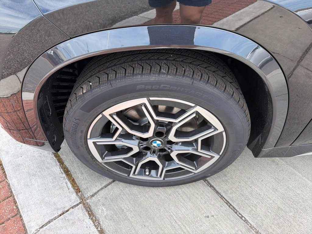 Used 2026 Black BMW xDrive28i image 9