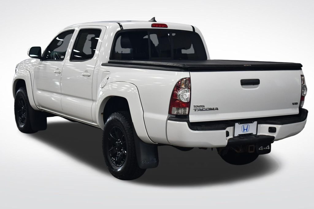Used 2015 Super White Toyota Base image 5